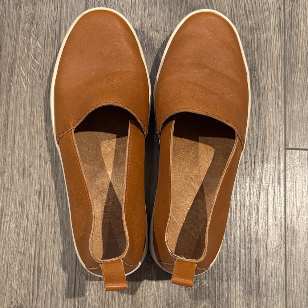 Vionic Brown Leather Loafers Womens Size 6